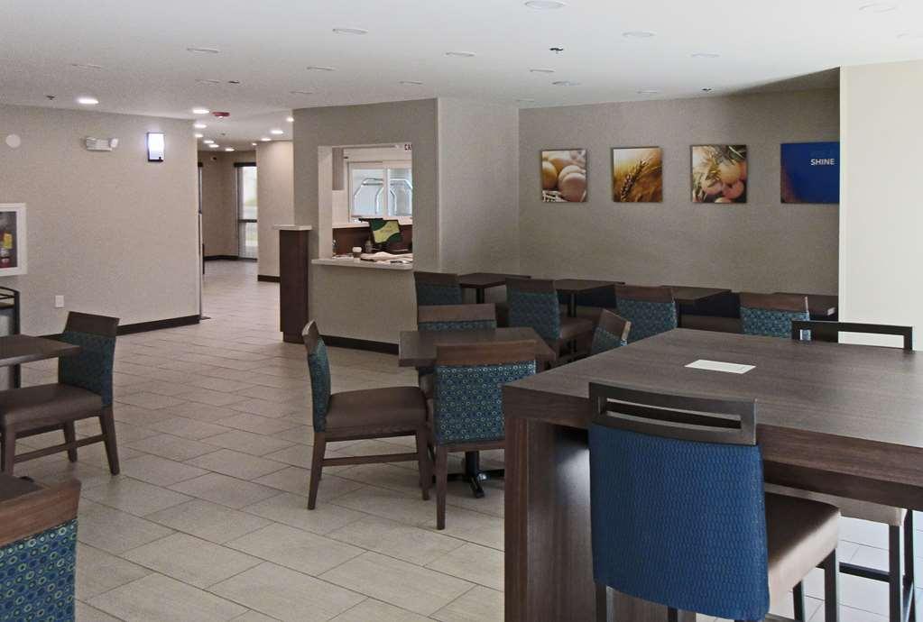 Comfort Inn & Suites Brunswick Exterior photo